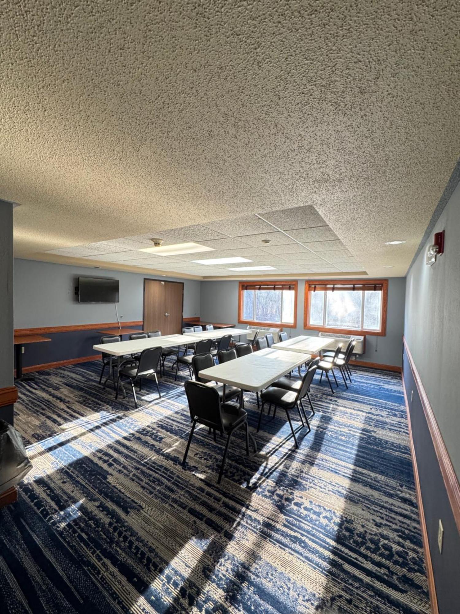 Americinn By Wyndham Baldwin Buitenkant foto
